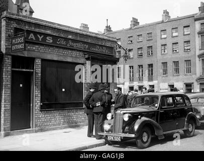 Jays the Jewellers in Charlotte Street, London where a passing motorcyclist Alec de Antiquis, of Colliers Wood, was shot and killed whilst trying to prevent the escape of three masked men who had just robbed the shop. Stock Photo