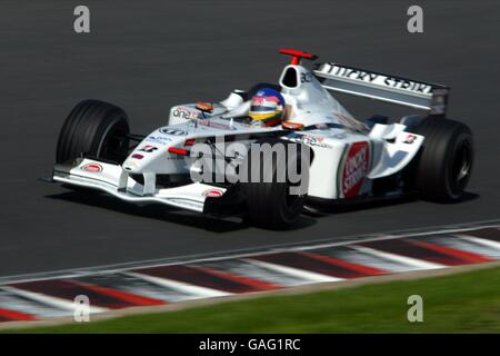 Williams Renault driver Jacques Villeneuve of Canada gives a victory