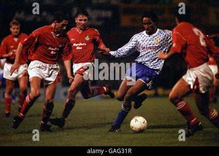 Soccer - European Cup Winners Cup - Round 2 second leg - Wrexham v Manchester United - Racecourse Ground Stock Photo