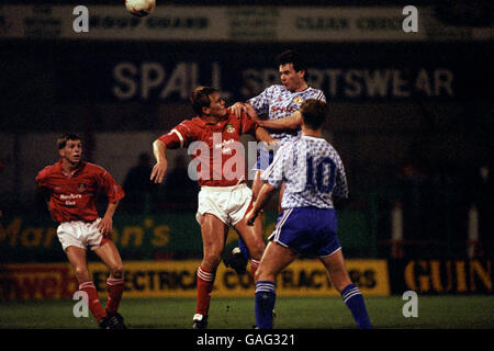 Soccer - European Cup Winners Cup - Round 2 second leg - Wrexham v Manchester United - Racecourse Ground Stock Photo