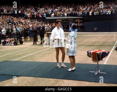 Tennis - Wimbledon Championships - Ladies' Singles - Final - Margaret Court v Billie Jean King Stock Photo