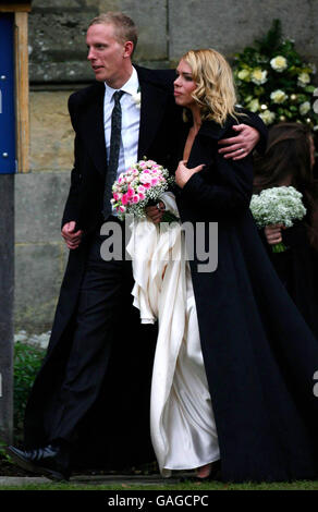 Billie Piper and her husband Laurence Fox leave the Parish Church of St Mary, Easebourne, West Sussex after being married this afternoon. Stock Photo