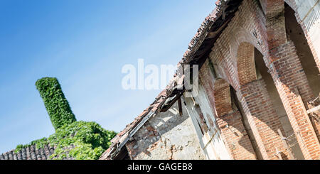 Ruined old Italian country house Stock Photo