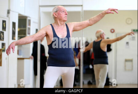 88-year-old ballet dancer Stock Photo