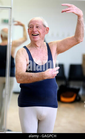 88-year-old ballet dancer Stock Photo