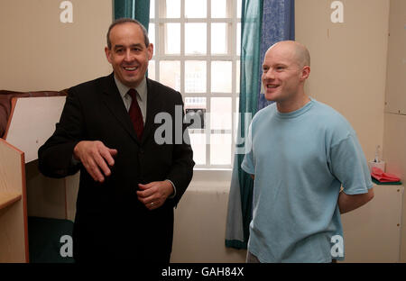 Prisons Minister David Hanson meets prisoners during his visit to HMP Kennet in Maghull, Liverpool. Stock Photo