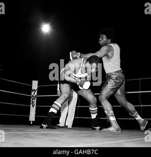 Action from the Super Heavyweight final between Keith Ferdinand (r) and Guy Williamson (l) Stock Photo