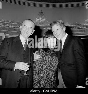 Sultry British actress, Fenella Fielding with American entertainer Danny Kaye (right) and British actor and director, John Clements. Stock Photo
