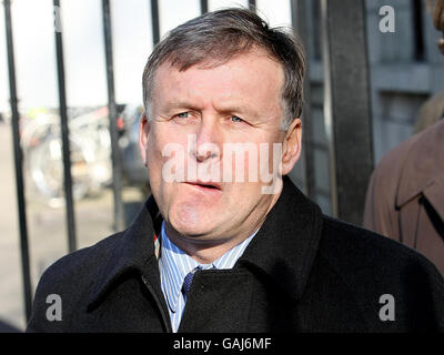 Brian Kearney court case Stock Photo: 109809187 - Alamy