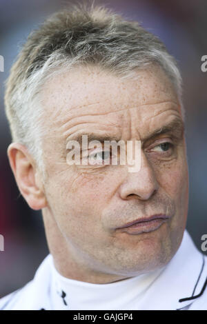 Rugby League - Engage Super League - Harlequins RL V WIgan Warriors - Twickenham Stoop Stadium. Brian Noble, Wigan Warriors head coach Stock Photo