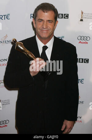 Actor Mel Gibson after receiving the Outstanding Contribution to World Cinema Award at the 5th Annual Irish Film and Television Academy Awards at the Gaiety Theatre, Dublin, Ireland. Stock Photo
