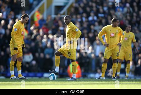 Soccer - Barclays Premier League - Birmingham City v Tottenham Hotspur - St Andrews. Tottenham Hotspur players stand dejected in the center circle after Birmingham City's Mikael Forssell scores his sides first goal of the game Stock Photo