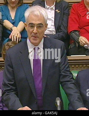 Chancellor of the Exchequer Alistair Darling delivers his Budget speech in the House of Commons. Stock Photo