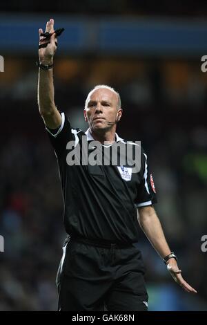 Steve Bennett, Referee Stock Photo - Alamy