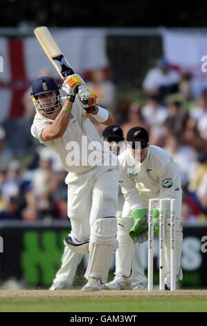 Cricket - New Zealand v England - 3rd Test - 1st day - Napier. England's Kevin Pietersen hits the ball for 4 runs during the 3rd Test at McLean Park, Napier, New Zealand. Stock Photo