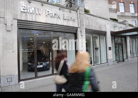 Bmw dealership london hi-res stock photography and images - Alamy