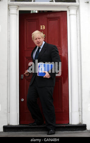 Newly elected Mayor of London Boris Johnson leaves his home in Islington, before heading towards City Hall to be sworn into office. Stock Photo