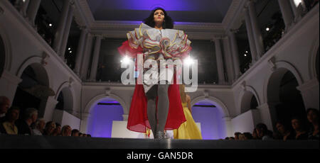 Edinburgh College of Art showcase. Costume and textile students from the Edinburgh College of Art showcase their collections on the catwalk. Stock Photo