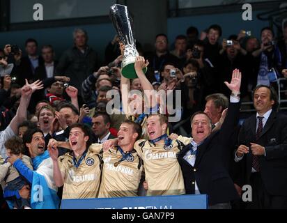 Soccer - UEFA Cup - Final - FC Zenit Saint Petersburg v Rangers - City Of Manchester Stadium. Zenit Saint Petersburg lift the Uefa cup Stock Photo