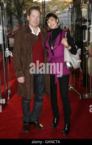 Natalie Imbruglia and guest arrive for the UK premiere of What Happens In Vegas at the Odeon West End Cinema, Leicester Square, London. Stock Photo