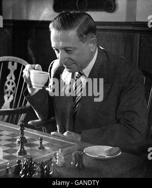 Alexander Alekhine, Emanuel Lasker and Efim Bogolyubov, 1929 Stock Photo -  Alamy