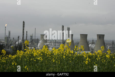 Oil refinery strike. Pictured is INEOS refinery at Grangemouth, Scotland. Stock Photo