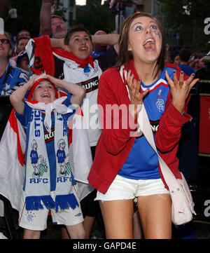 Rangers fans watch the UEFA Cup Final on Big Screens in Albert Square, Manchester. Stock Photo