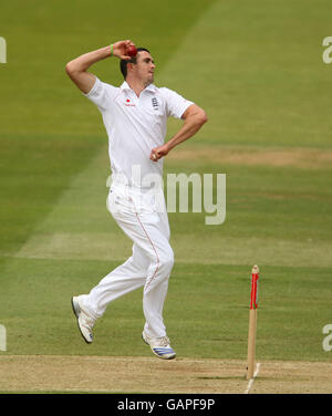 Cricket - First npower Test Match - Day Five - England v New Zealand - Lord's. England's Kevin Pietersen in action Stock Photo