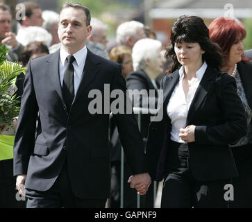 Tommy Burns funeral. Paul McStay outside St Mary's Church, Glasgow, for the funeral of Celtic legend Tommy Burns. Stock Photo