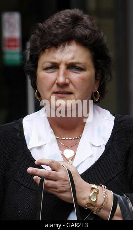 Lorraine Scott arrives at Edinburgh Sheriff Court for the fatal accident inquiry into the death of her daughter Danielle Scott who was given the heroin substitute methadone. Stock Photo