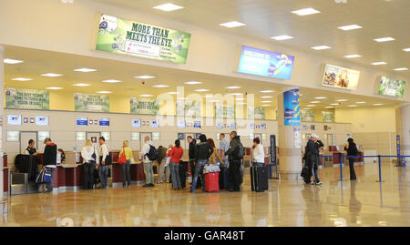 Passengers checking in at Robin Hood Doncaster Sheffield airport Stock