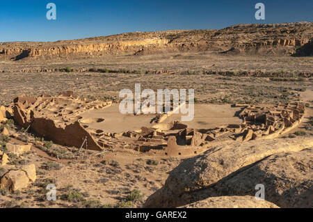 Pueblo Bonito, Anasazi Indian ruins, Chaco Canyon, view from North Mesa, Chaco Culture National Historical Park, New Mexico, USA Stock Photo