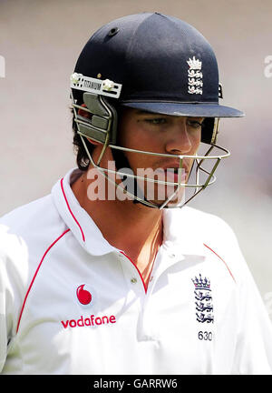 England's Alastair Cook after being bowled by New Zealand's Kyle Mills for 6 runs during the Third npower Test Match at Trent Bridge, Nottingham. Stock Photo