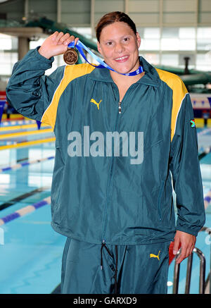 Athletics - VISA Paralympic World Cup 2008 - SportCity - Manchester. South Africa's Natalie Du Toit with her gold medal from the Women's S9 100m Freestlye. Stock Photo