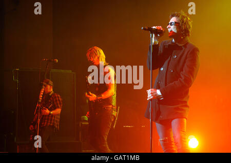 Velvet Revolver In Concert - London. Velvet Revolver performing in concert at Brixton Academy in London. Stock Photo