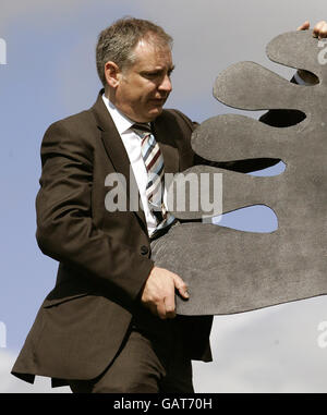 Environment Secretary Richard Lochhead at Stirling Castle, Scotland, announcing the project for Stirling to become the UK's first carbon neutral city. Stock Photo