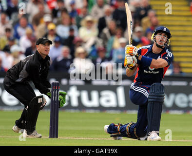 Cricket - NatWest Series - First One Day International - England v New Zealand - The Riverside. Englands Kevin Pietersen sweeps a six during the NatWest Series One Day International at Riverside, Chester-le-Street. Stock Photo