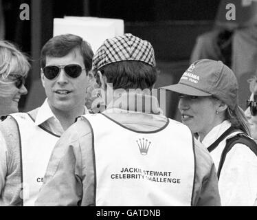 Jackie Stewart Celebrity Challenge Clay Pigeon Shoot. Prince Andrew chatting with a group including television presenter Selina Scott. Stock Photo