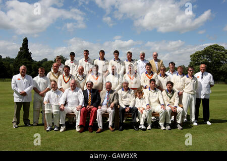 Cricket - Charity Event - Belvoir Cricket Club.. The Duke of Rutland XI and the Sir Richard Hadlee XI team's group together for a team photo before the start of the charity match Stock Photo