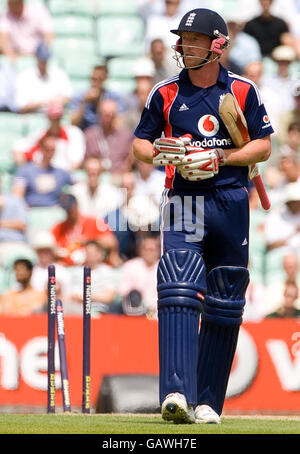 Cricket - NatWest Series - Fourth One Day International - England v New Zealand - The Oval Stock Photo