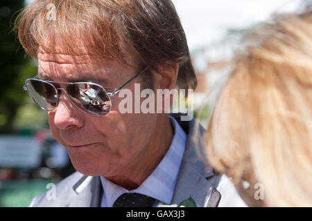 Wimbledon London, UK. 6th July, 2016. Sir Cliff Richard looks happy as he arrives on Day 10 of the 2016 Wimbledon Tennis Championships Credit:  amer ghazzal/Alamy Live News
