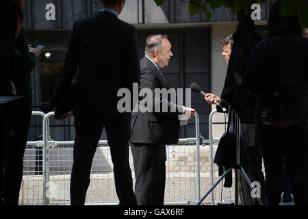 London, UK. 06th July, 2016. Alex Salmond of the SNP discusses the  implications of the Chilcot Inquiry outside Queen Elizabeth II Hall. Credit:  Paul Smyth/Alamy Live News Stock Photo