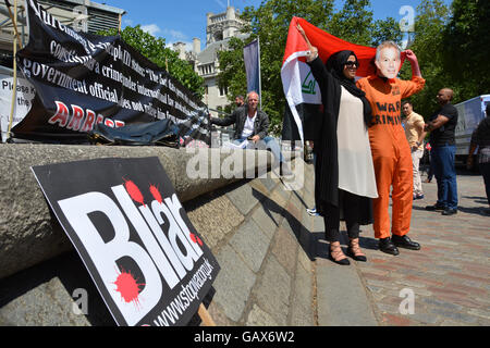 London, UK. 06th July, 2016. Anti-Blair protestors make their feelings known following the publication of the Chilcot Inquiry. Credit:  Paul Smyth/Alamy Live News Stock Photo