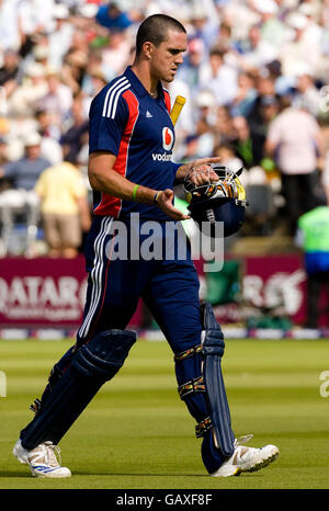 England captain Kevin Pietersen leaves the field after losing his wicket to New Zealand's Tim Southee for 6 runs during the NatWest Series One Day International at Lord's, London. Stock Photo