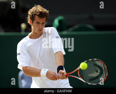 Tennis - Wimbledon Championships 2008 - Day Six - The All England Club. Great Britain's Andy Murray in action during the Wimbledon Championships 2008 at the All England Tennis Club in Wimbledon. Stock Photo