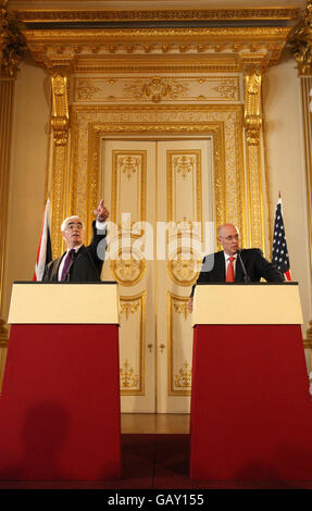 Chancellor of the Exchequer Alistair Darling (left) and US Treasury Secretary Henry M Paulson (right) hold a joint press conference at Lancaster House, London. Stock Photo