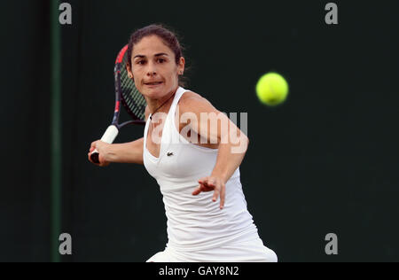 Virginia Ruano Pascual in action against Amelie Mauresmo Stock Photo