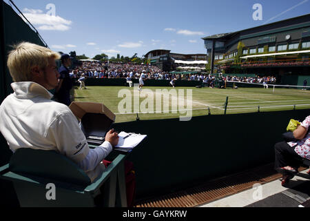 General view from courtside at the the Wimbledon Championships 2008 at the All England Tennis Club in Wimbledon. Stock Photo