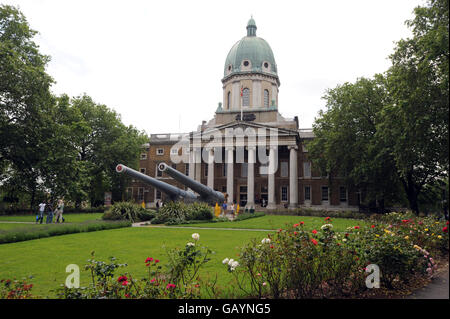 Buildings and Landmarks. Exterior views of the Imperial War Museum. Stock Photo