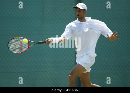 Tennis - Nottingham Open 2003 - First Round. Arvind Parmar returns to Paul-Henri Mathieu Stock Photo